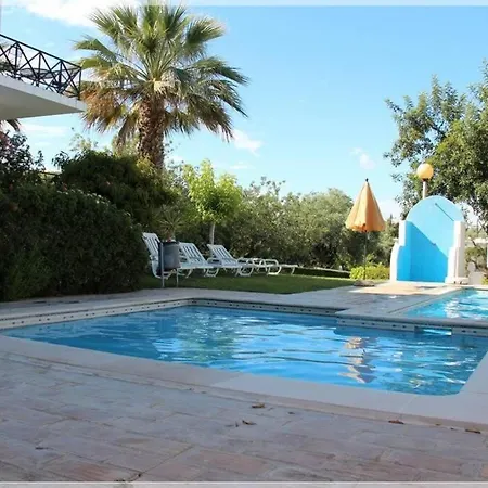 Apartment Alfarroba *